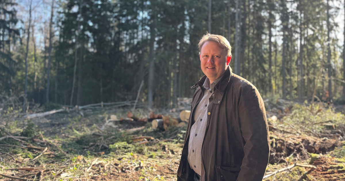 Anders framför deponin.